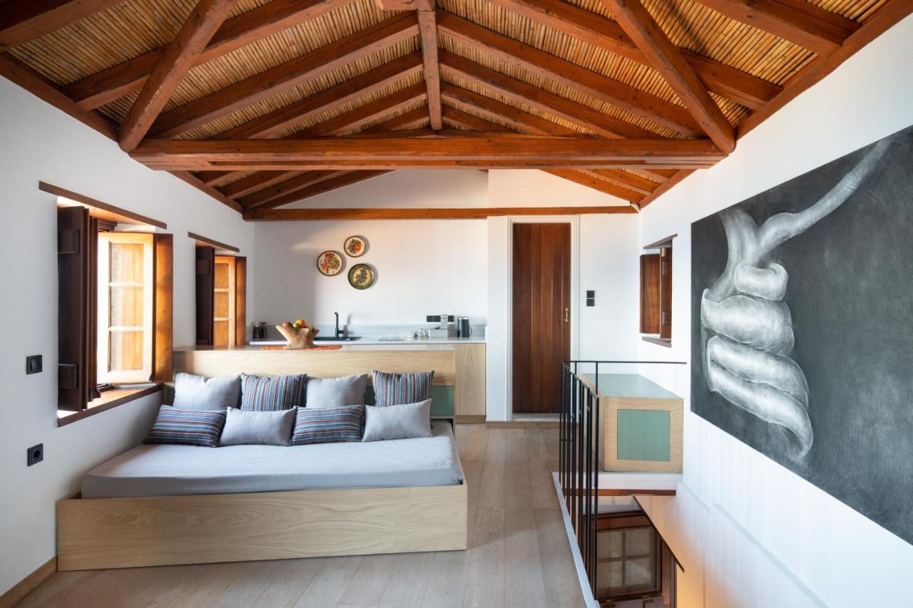 Kalnterimi Guesthouses โมเน็มวาซี ภายนอก รูปภาพ