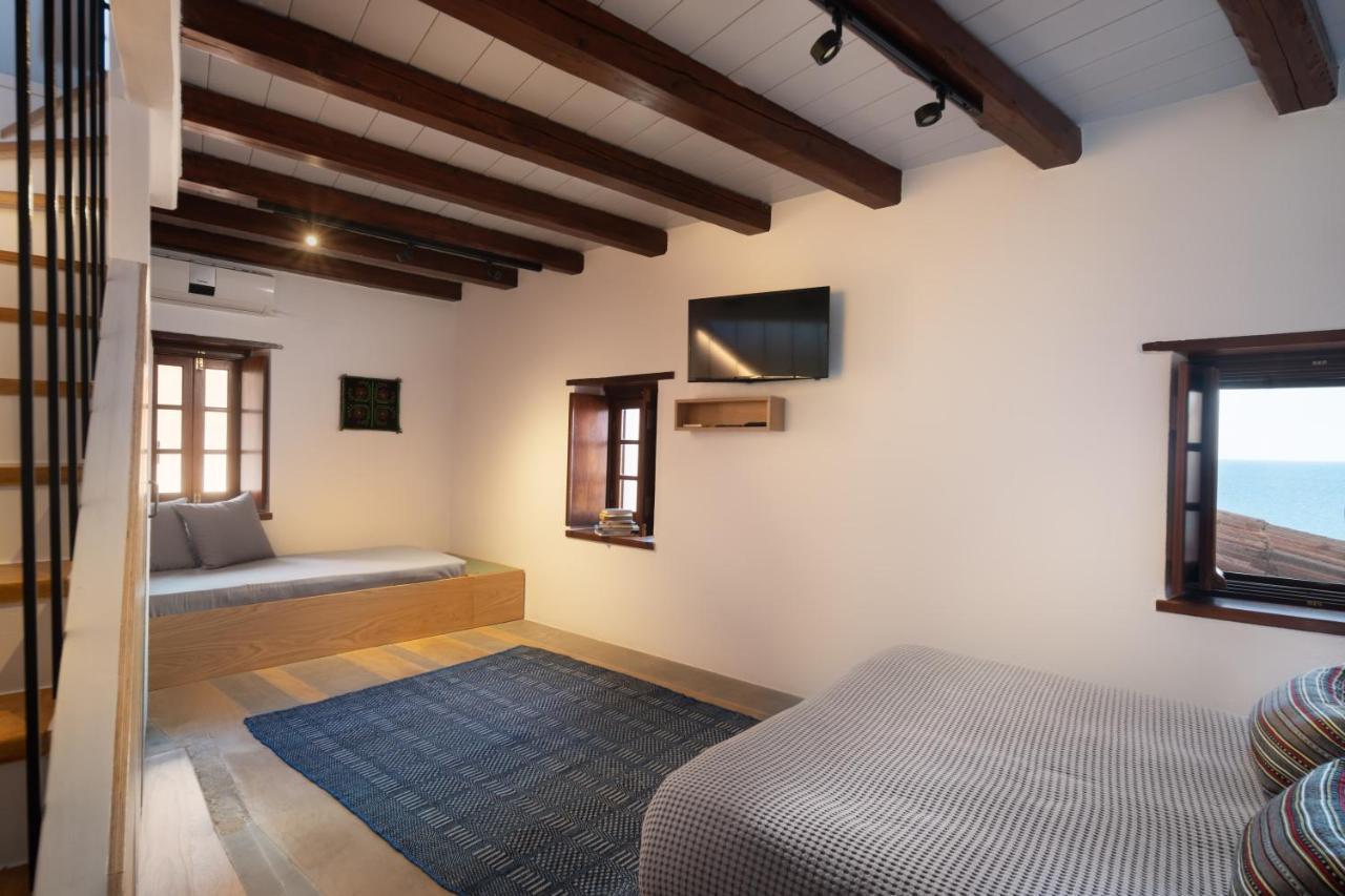 Kalnterimi Guesthouses โมเน็มวาซี ภายนอก รูปภาพ