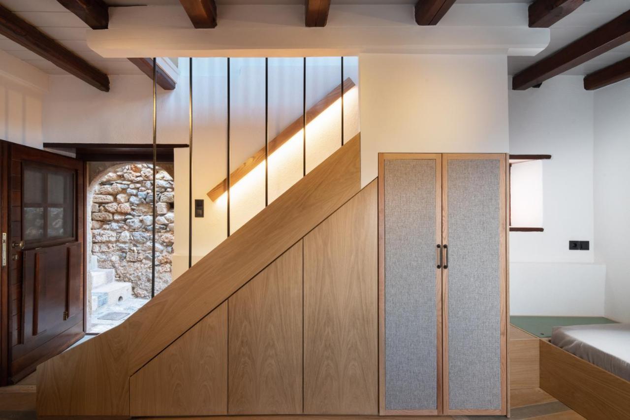 Kalnterimi Guesthouses โมเน็มวาซี ภายนอก รูปภาพ